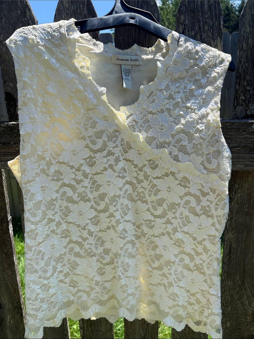 Amanda Smith Ivory Lace Sleeveless V-Neck Top